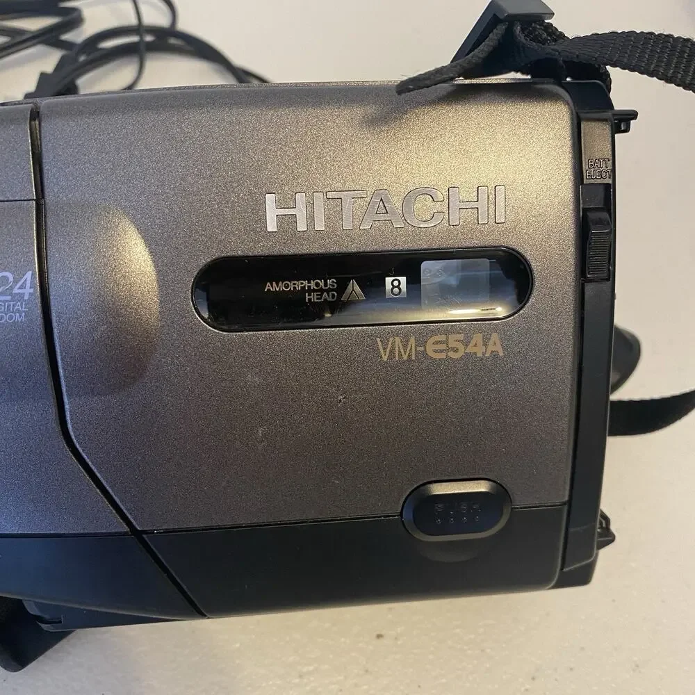 Hitachi VM-E54A 24X Digital Zoom Cam Cord VHS Movie Camera Recorder Vintage